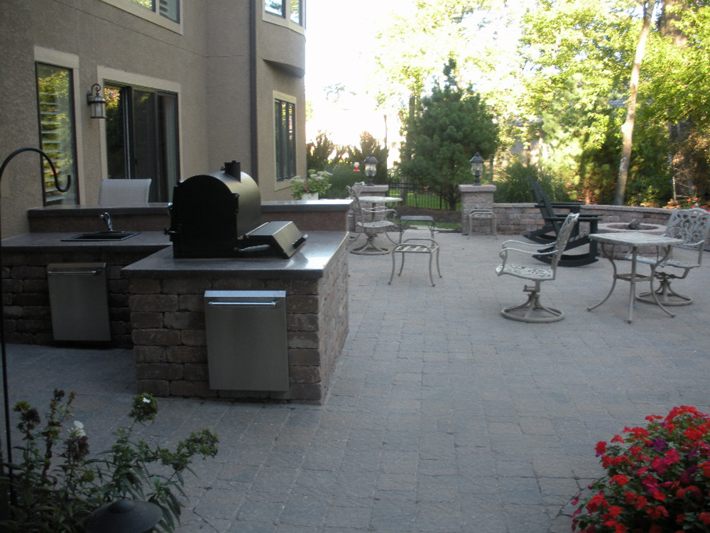 This oAll-Star allows the chef to fully prepare and serve a meal outside!