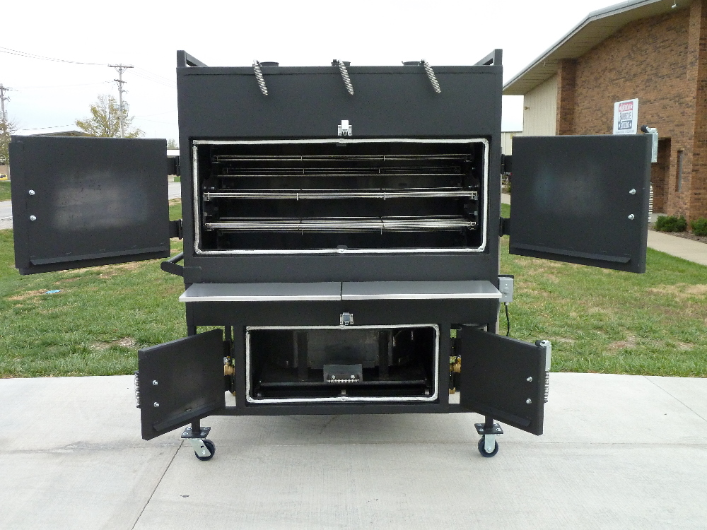There is ample space inside this smoker to fulfill all your smoking needs! 