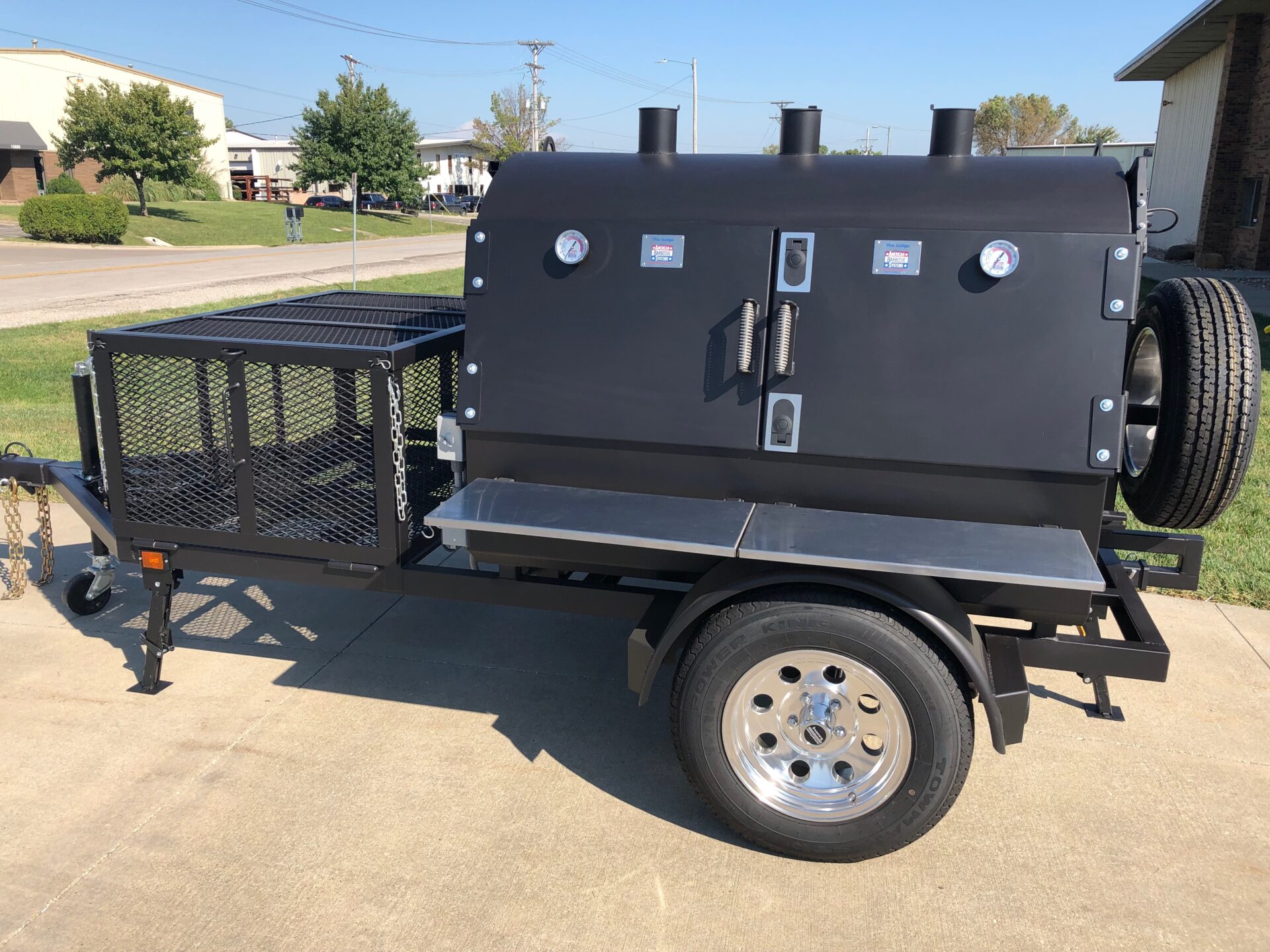 smoker on wheels for easy hauling