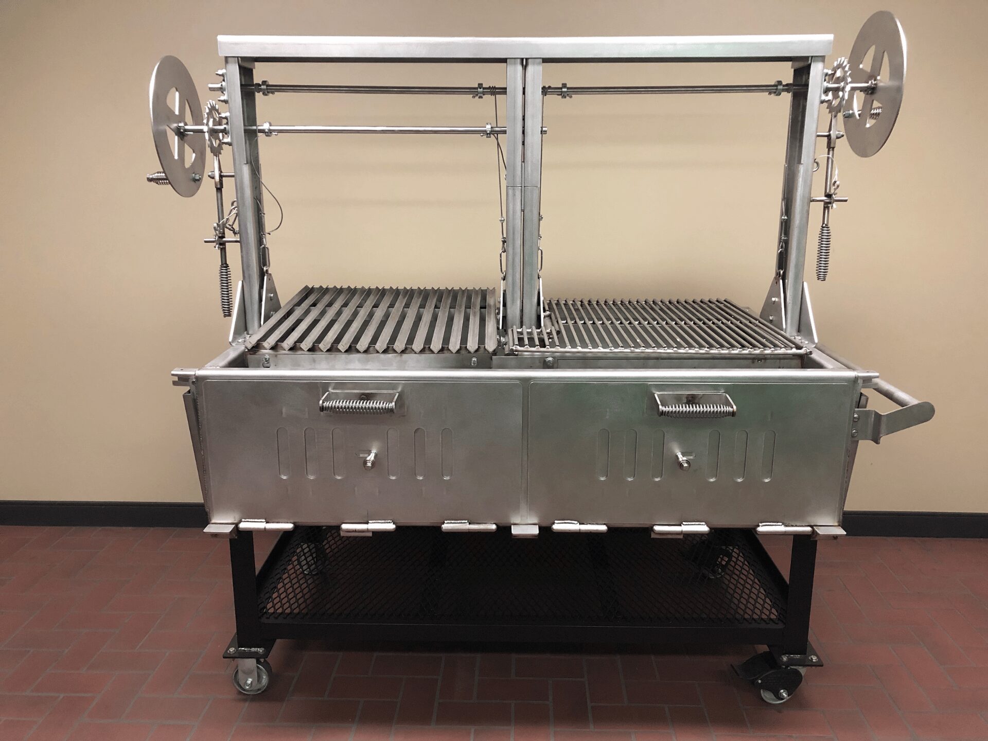 The SMG SS 60 Santa Maria Grill with the side tables lowered.